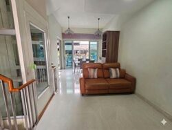 West Coast Drive (D5), Terrace #542945701